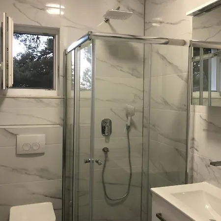 Apartman Lucija I Josip Omiš