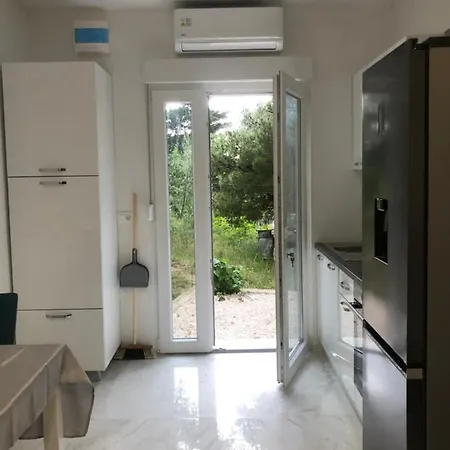 Apartman Lucija I Josip Omiš
